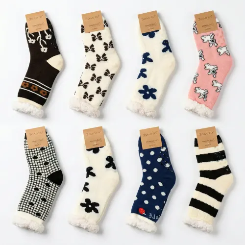 Жіночі теплі шкарпетки на хутрі з антиковзкою підошвою. Зимові носки-тапочки (розмір 39-42) Мікс принтів