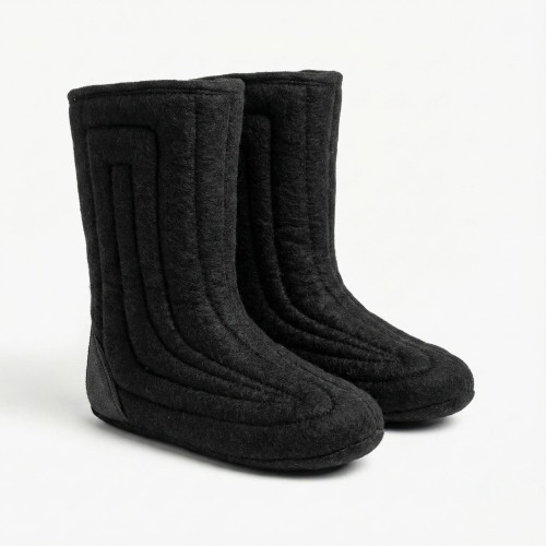 Валянки шиті з чорним хутром — тепло та комфорт у будь-який мороз