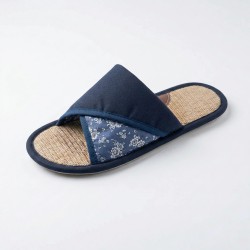 Капці жіночі кімнатні Mari (темно-сині) з відкритим носком та квітковим принтом