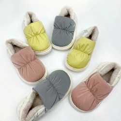 Тапочки-дутики кімнатні жіночі з закритою п'ятою м'які однотонні, кольори в асортименті