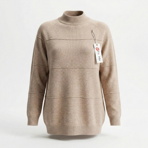 Жіночий в'язаний светр 