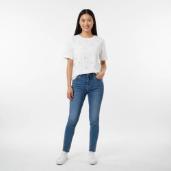 Біла жіноча футболка з вишивкою Ромашки