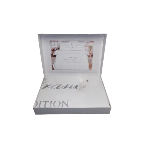 Постільна білизна в подарунковій коробці Laura Grand — Exclusive