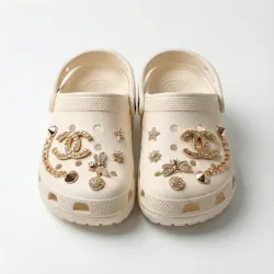 Жіночі сабо (крокси) бежеві з золотим декором та ланцюжком (36-41)