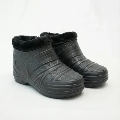 Галоші жіночі зимові з піни ЕВА на хутрі. Чорні короткі дутики утеплені. Розміри 37-41