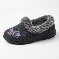 Чуни тапочки домашние серые с вышивкой цветы. Теплые женские бурки на меху. Размеры