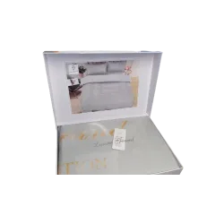 Постільна білизна в подарунковій коробці Laura Grand — Exclusive