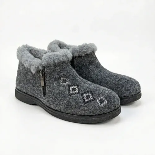 Жіночі зимові чуні-черевики на хутрі з вишивкою. Теплі домашні капці-бабуші на блискавці (37-41 р)