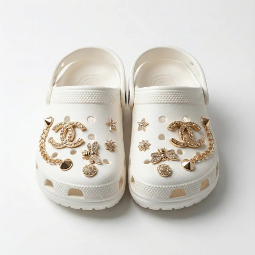 Женские сабо (кроксы) белые с золотым декором и цепочкой (36-41) (арт. 7752)