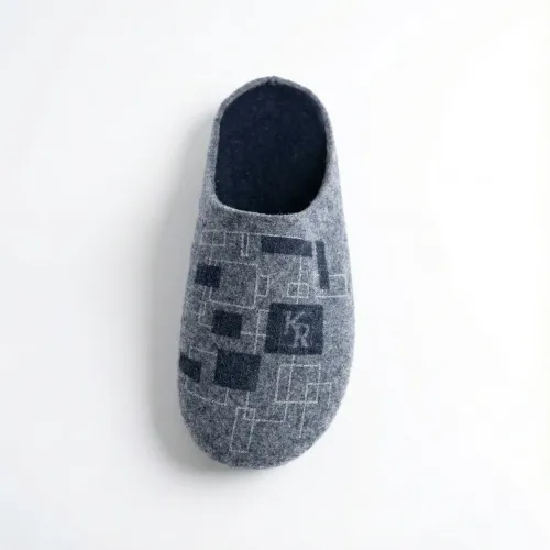 Чоловічі кімнатні капці повстяні Klerotex сірі з геометрією (41-45)