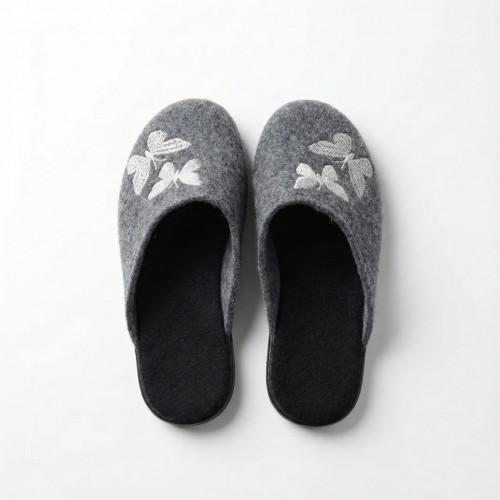 Жіночі кімнатні капці повстяні Klerotex сірі з метеликами (36-41)