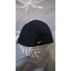 Зимова шапка Nike чорна в'язана з логотипом. Спортивна шапка унісекс тепла