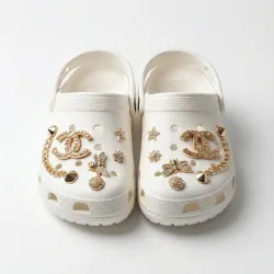 Жіночі сабо (крокси) білі з золотим декором та ланцюжком (36-41)