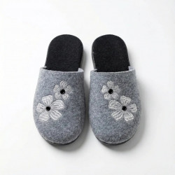 Капці жіночі кімнатні сірі з вишивкою 