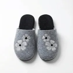 Капці жіночі кімнатні сірі з вишивкою 