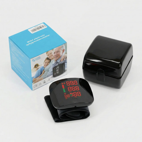 Тонометр автоматический на запястье черный аккумуляторный (USB Type-C). Портативный измеритель давления в футляре