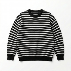 Жіночий светр у смужку оверсайз. В'язаний джемпер тільняшка чорно-білий