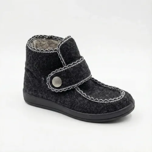 Жіночі зимові бурки на хутрі чорні (36-42). Теплі повстяні черевики на липучці (бабуші) 39