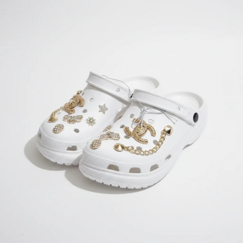 Сабо жіночі білі на платформі з ланцюжком. Стильні крокси ЕВА з джибітсами 36-41 41