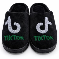 Мужские домашние тапочки TikTok чёрные, плюшевые, закрытые, размер 37–45 (арт. 27233)