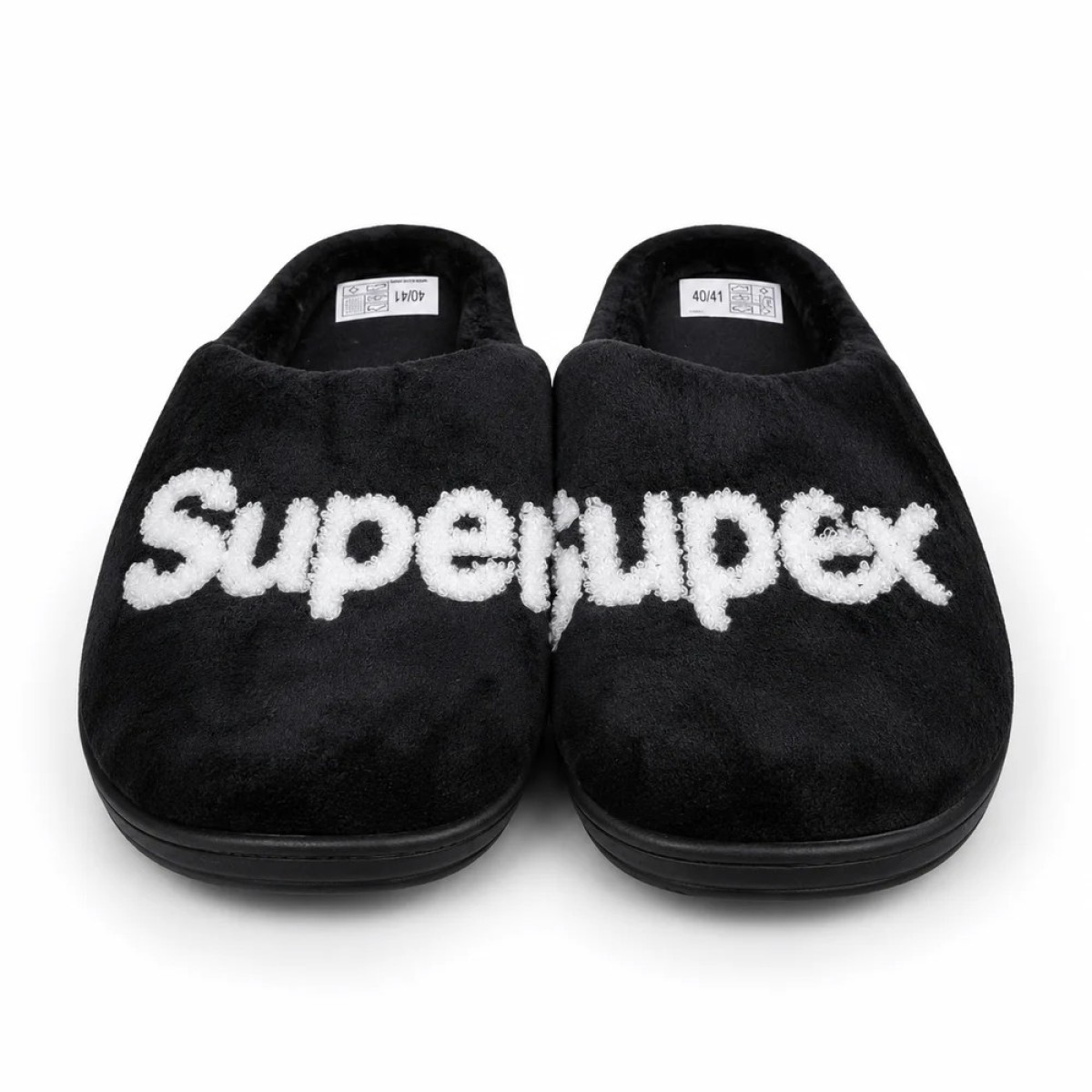 Домашні капці Superjupex чорні плюшеві з об'ємним написом, унісекс, 37–45 розмір (арт. 27236)