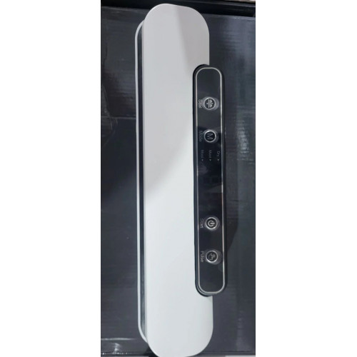 Современный вакуумный упаковщик — незаменимый помощник на кухне для длительного хранения продуктов. Устройство эффективно удаляет воздух из пакета и надежно запаивает его, сохраняя свежесть, вкус и полезные свойства продуктов в несколько раз дольше.
Преим