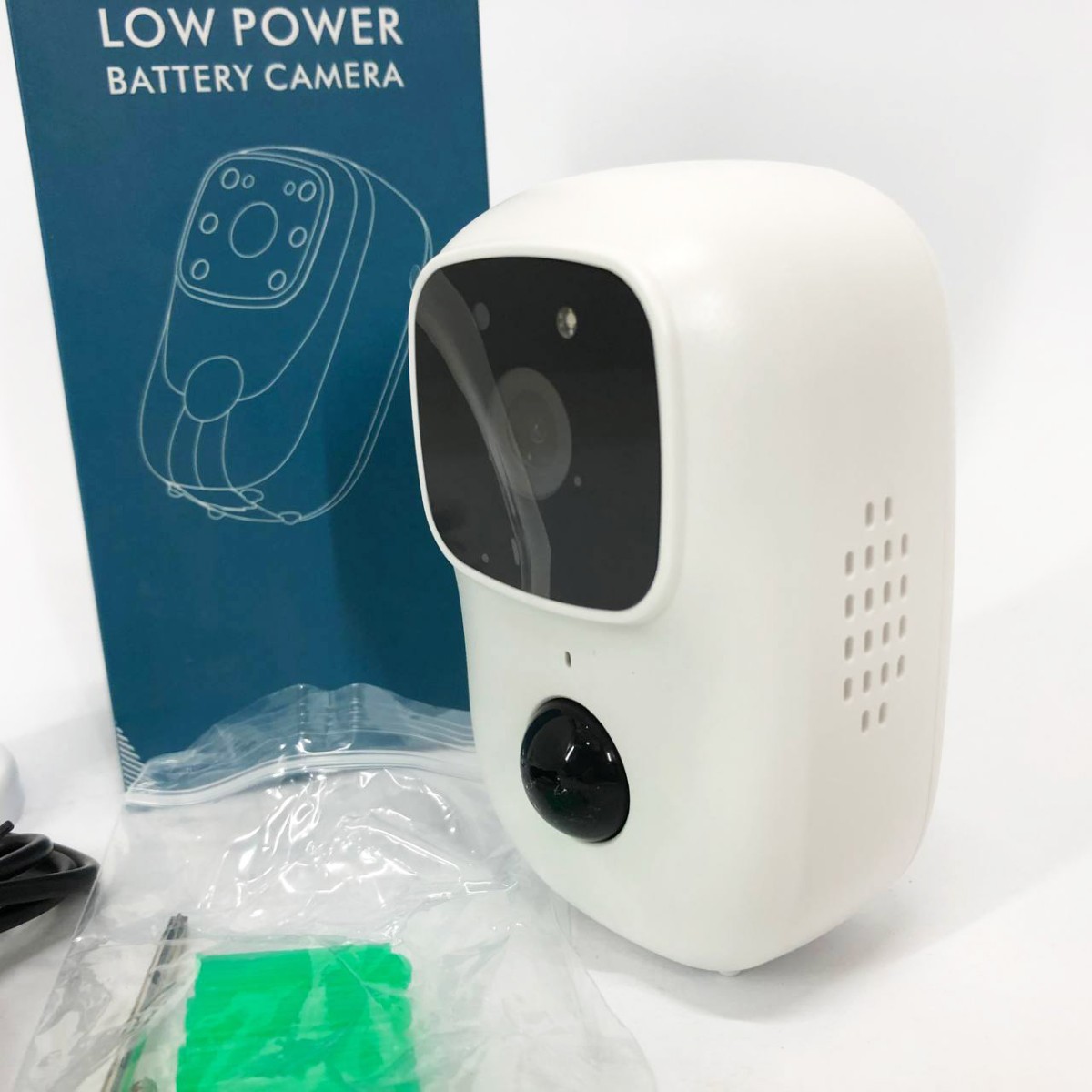Камера видеонаблюдения Smart wifi приложение Tuya работает от 2x18650 (арт. 12987)