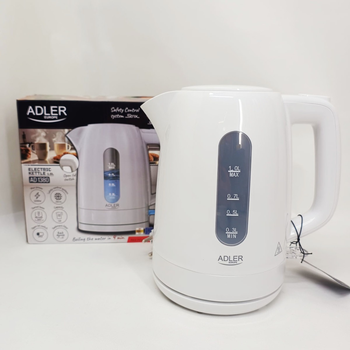 Электрочайник Adler AD 1л 2200Вт White (арт. 23894)
