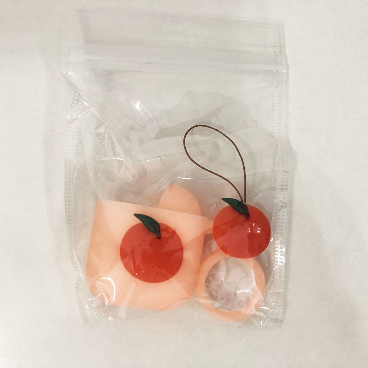 Чехол для Apple AirPods силиконовый оранжевый с персиком (арт. 22612)